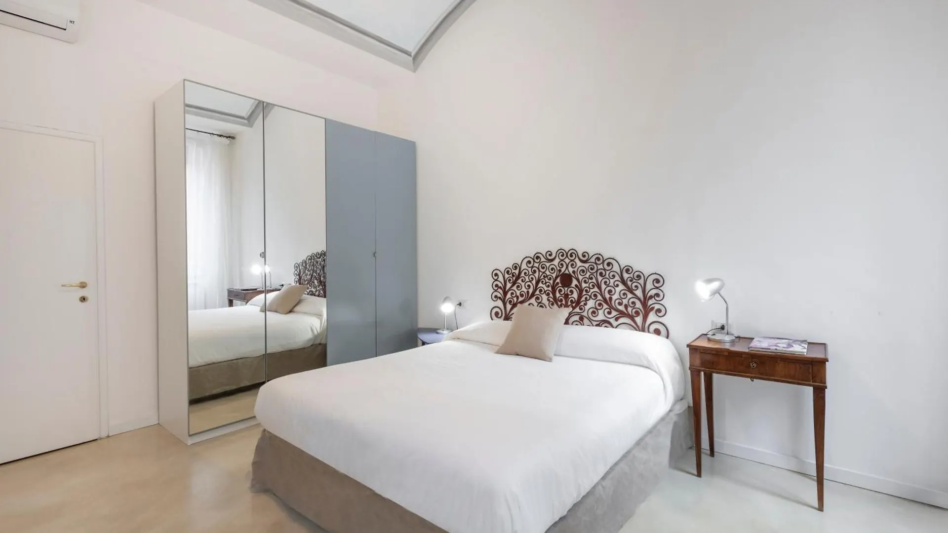 Petrarca - 7Sundays Apartment Milan 0*,